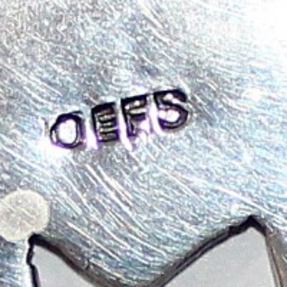 Vintage Sterling Silver Friends Children Brooch 6 Grams - Picture 4 of 5